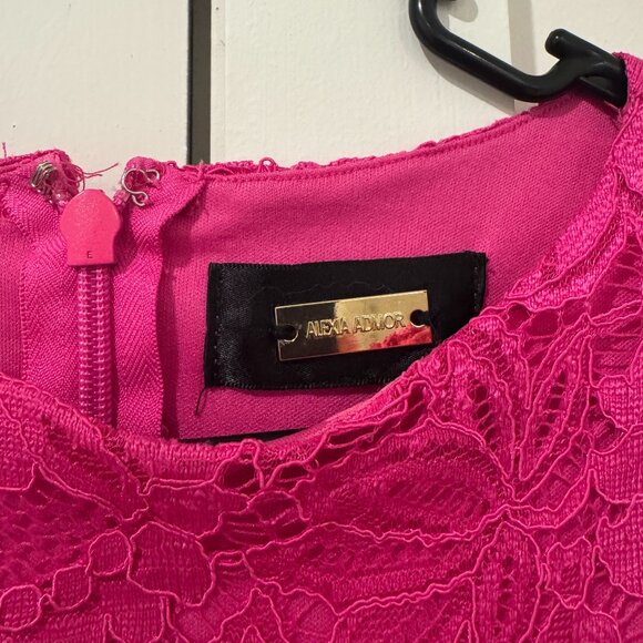 ALEXIA ADMOR MAGENTA LACE DRESS - Picture 2 of 3